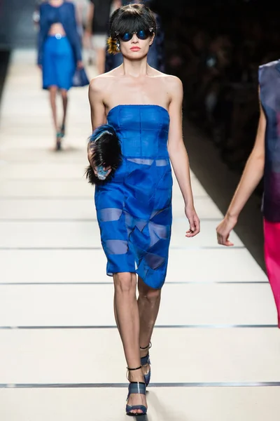 Look 14